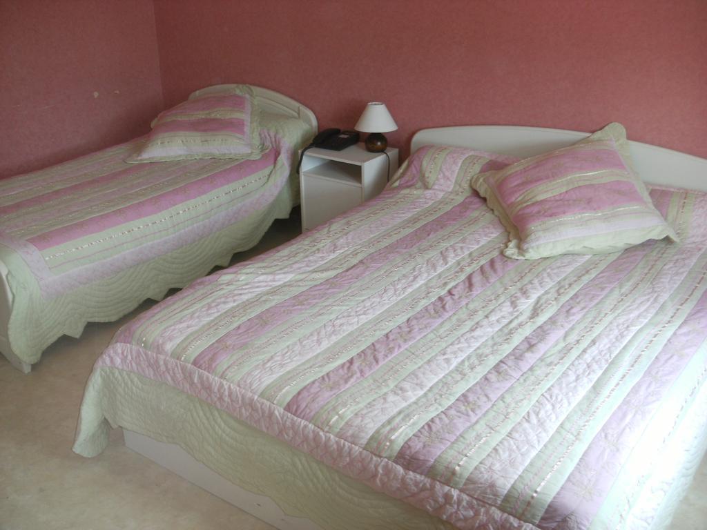Les Confins Du Perche Hotel Tuffe Room photo