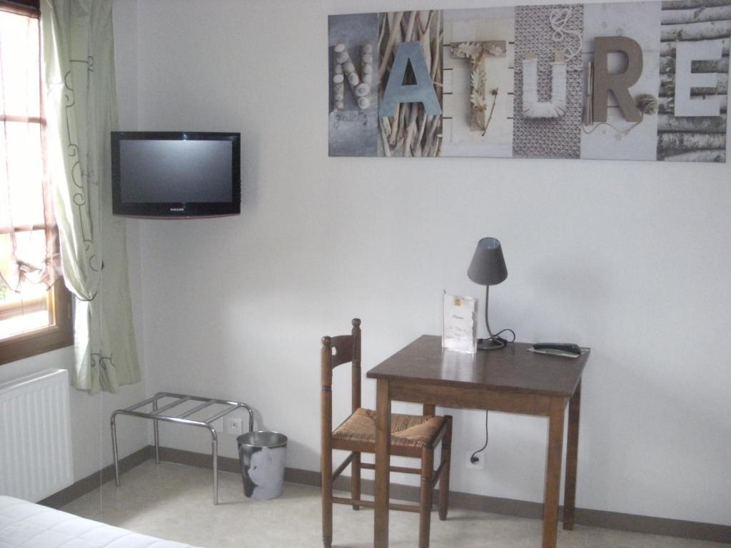 Les Confins Du Perche Hotel Tuffe Room photo